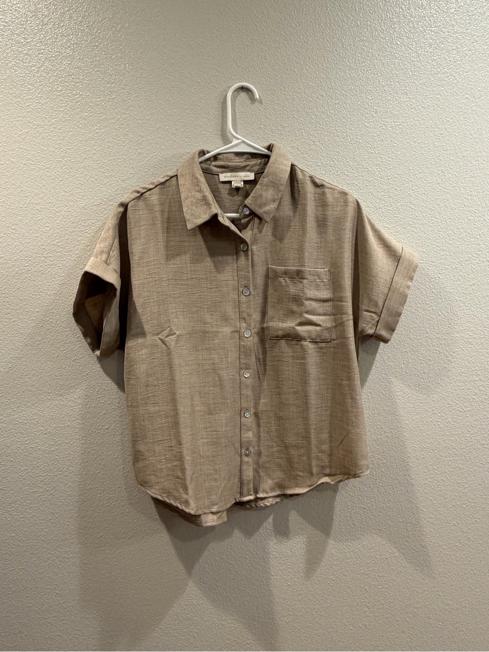 Casual Short-Sleeve Button-Up Shirt in Taupe